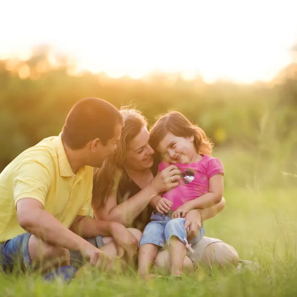 family_parents_girl_child_park